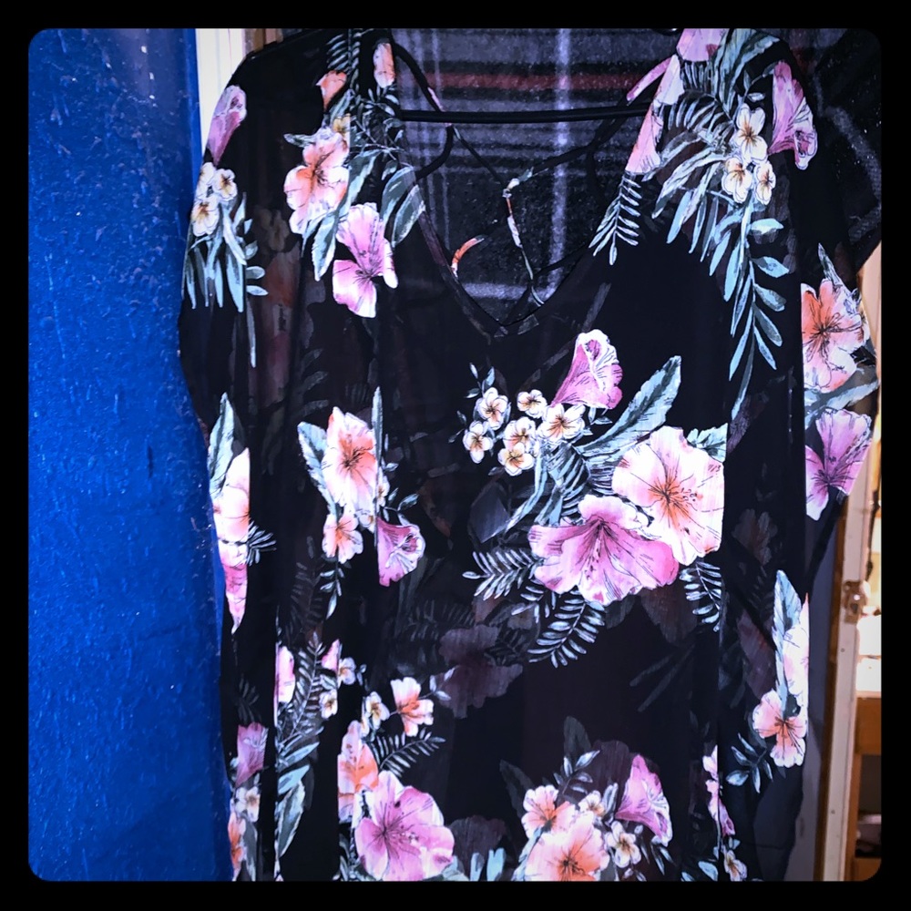 Over shirt ! Can be used for over a bathing suit